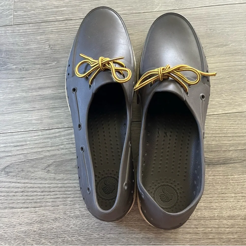 Native Mens Howard Loafer in Brown With Laces Rubber Slip On Size 12
